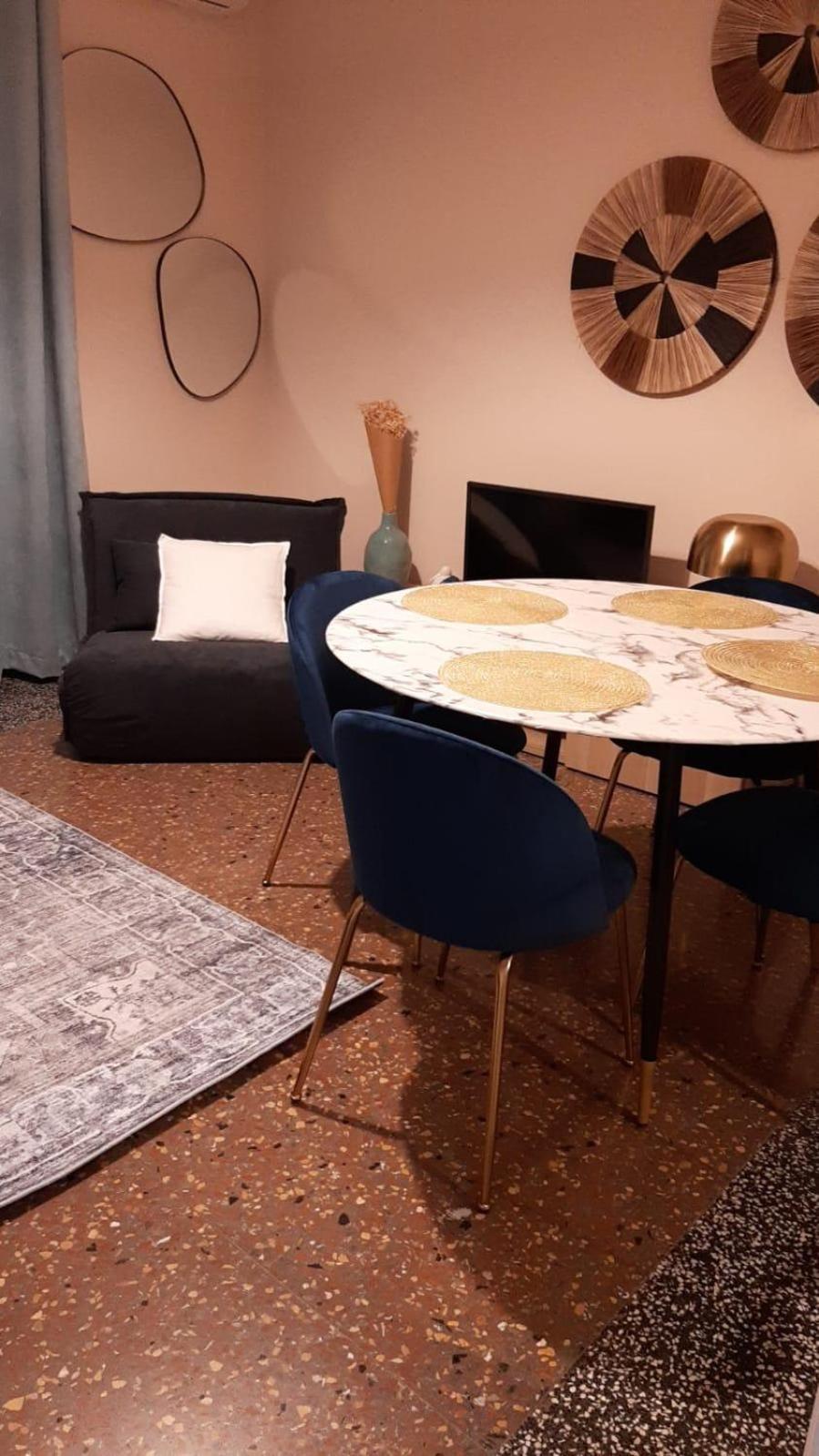 Privileged Flat - Stazione Tuscolana & Metro A Apartamento Roma